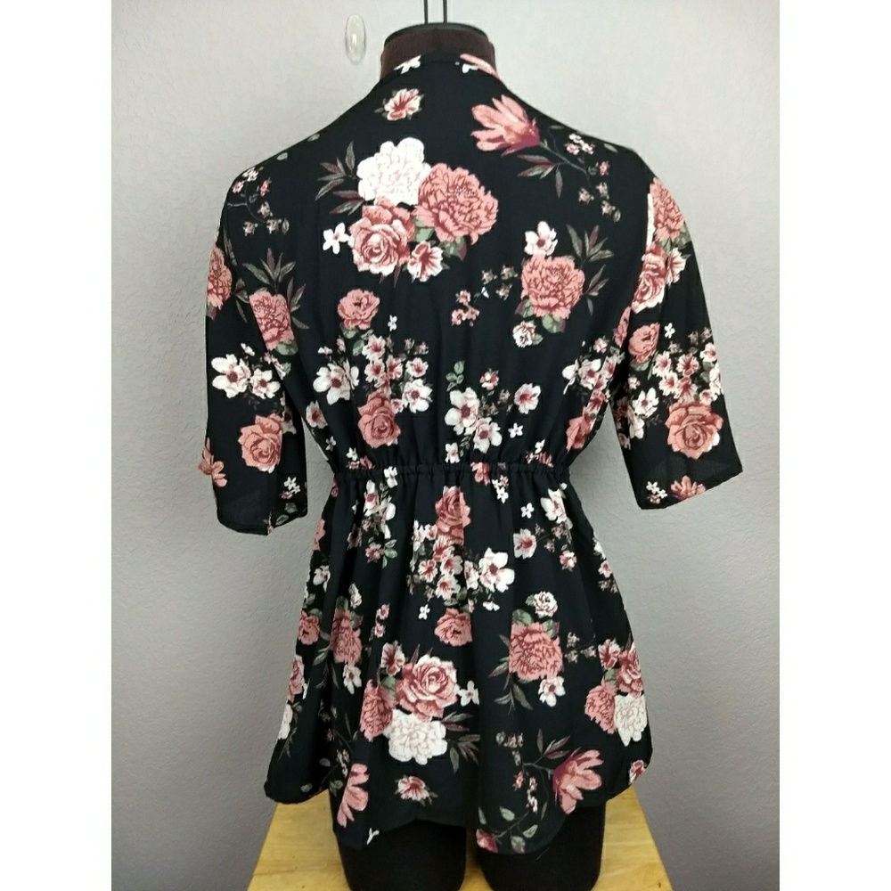 Floral top size XXL - Picture 2 of 8